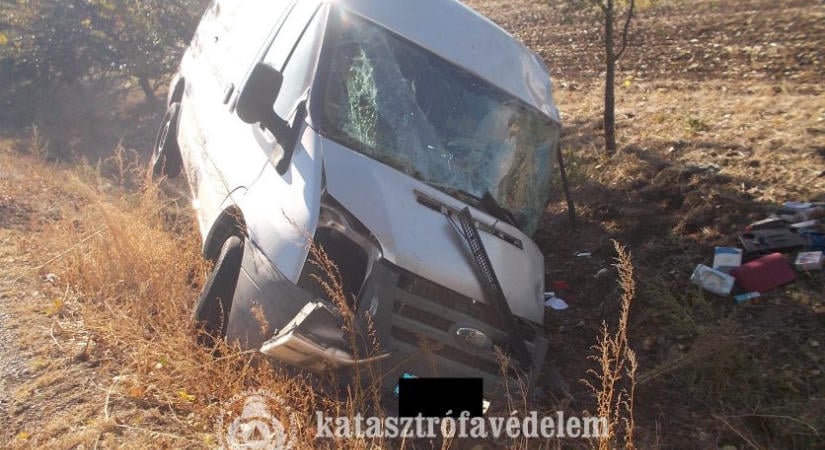 Mindkét autó az árokban végezte Derecskénél