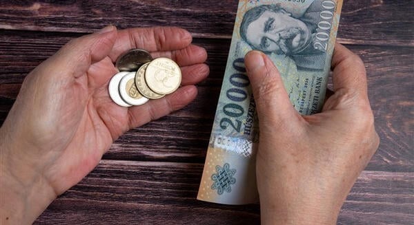 Adócsökkentés, dupla családi pótlék, magasabb nyugdíjak – íme Magyar Péter legfontosabb bejelentései