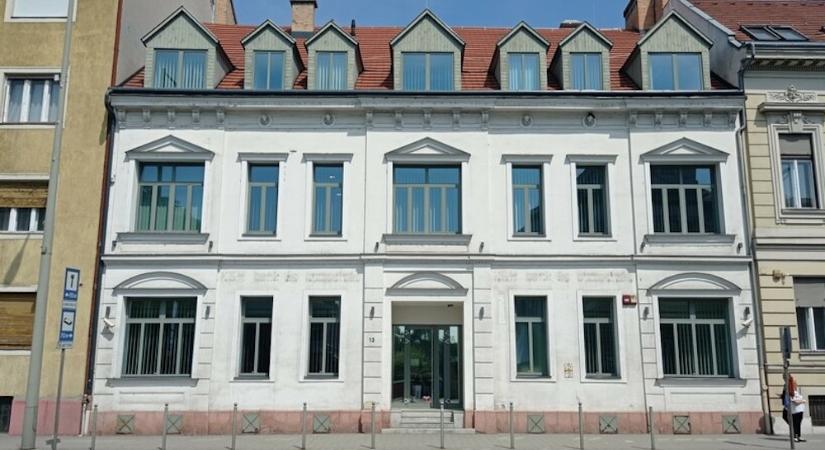 Saját kisfiát ütötte el tolatás közben egy édesapa, a győri ügyészség megrovásban részesítette