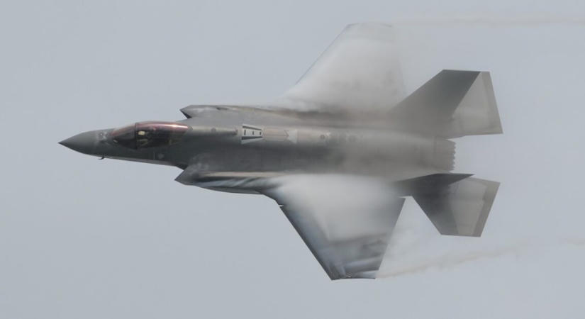 NATO-vadászgépek lőttek le egy drónt Lettország felett