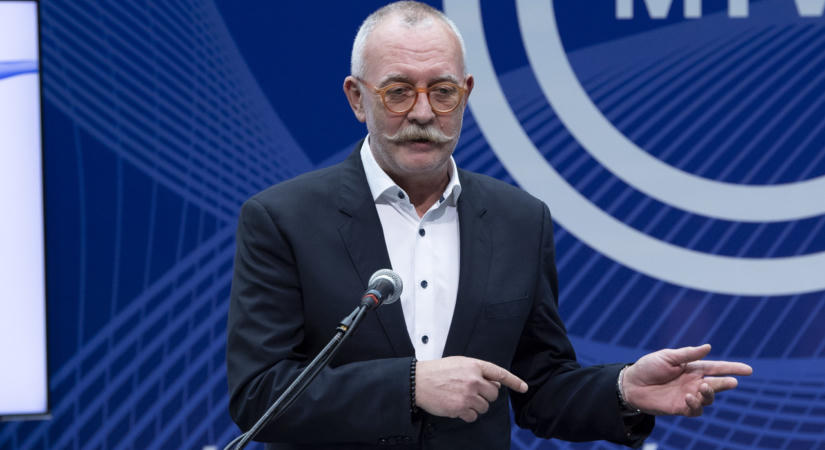 Biztonsági őrök vezették ki az épületből a közmédia csatornaigazgatóját