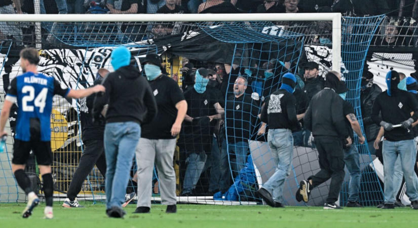 Óriási balhé a kupameccsen: a szurkolók ellepték a pályát, 35 rendőr megsérült