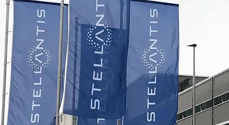 Nincs elég akkumulátor, leállnak a Stellantis gyárai
