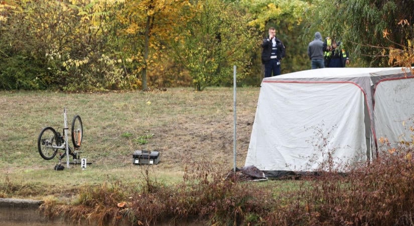 Holttestet emeltek ki a szegedi Zápor-tóból, rendőrök helyszínelnek a parton  fotók