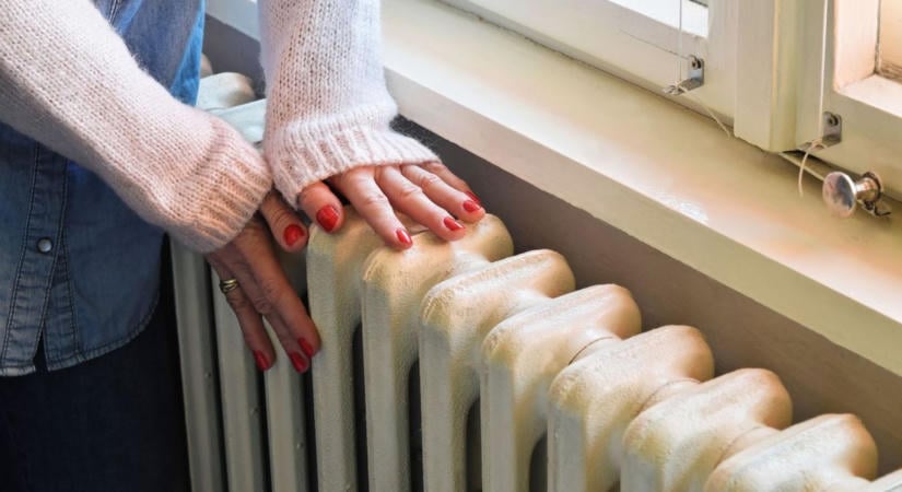 Hideg lakások a fűtés indulása után? Most derült ki, miért fázhatnak egyes miskolci társasházakban