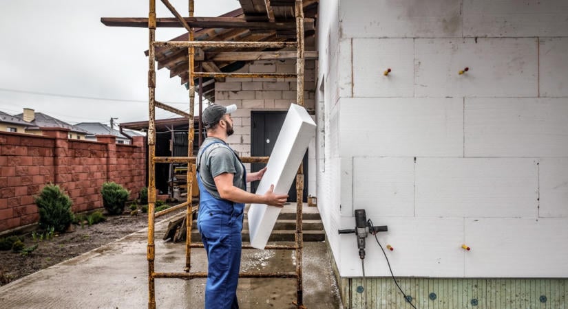 Sok a fűtésszámlája? Ötmilliós felújítás kétszázezerért - szintet léphetnek a házak az energiahatékonyságban