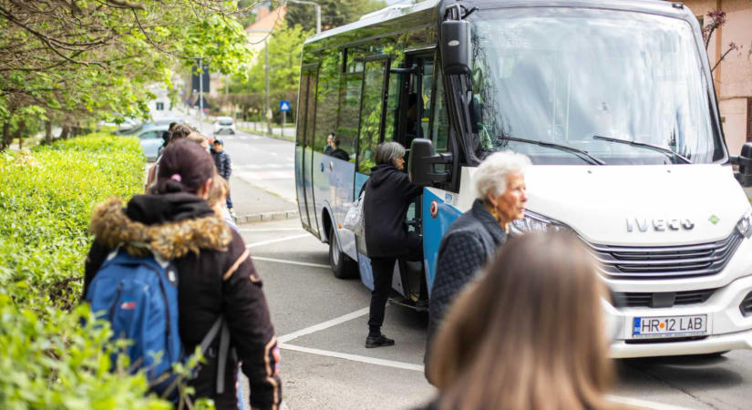 Drágábbak lettek a buszbérletek Csíkszeredában, érkezhet a kutyaigazolvány