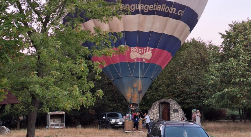 Videón a hőlégballon, ami Natura 2000-es területen szállt magasba