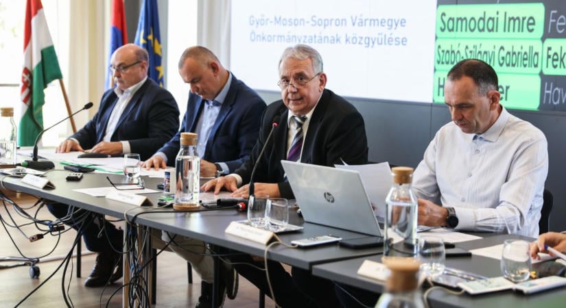 Díjakat adtak át, a megye jövőjéről is tárgyaltak a közgyűlésen Győrben - fotók