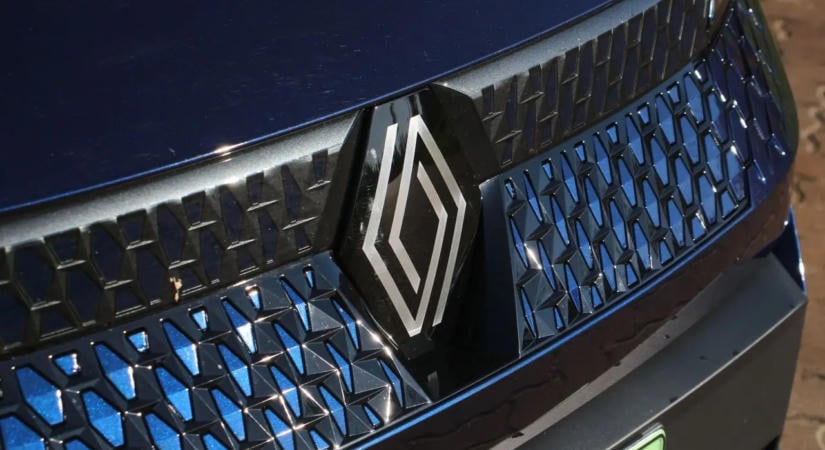 Hiába drágább, továbbra is kitart a fizikai gombok mellett a Renault!