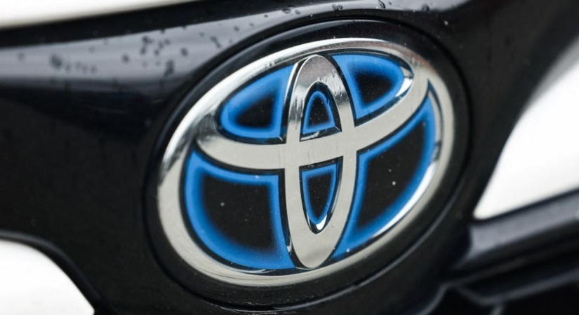 Szenvednek a japán autógyártók az erős jentől, a Toyota jár a legrosszabbul