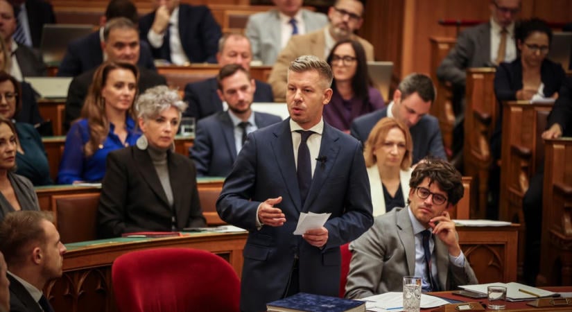 Magyar Péter kezdeményezi a mentelmi jog teljes eltörlését a közvádas bűncselekmények esetében
