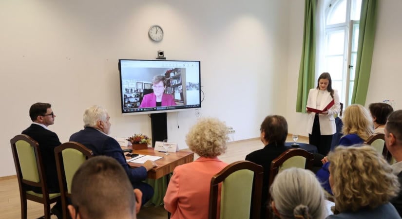 Ők hárman vehetik át Karikó Katalin JATE-díját 2026-ban  fotók