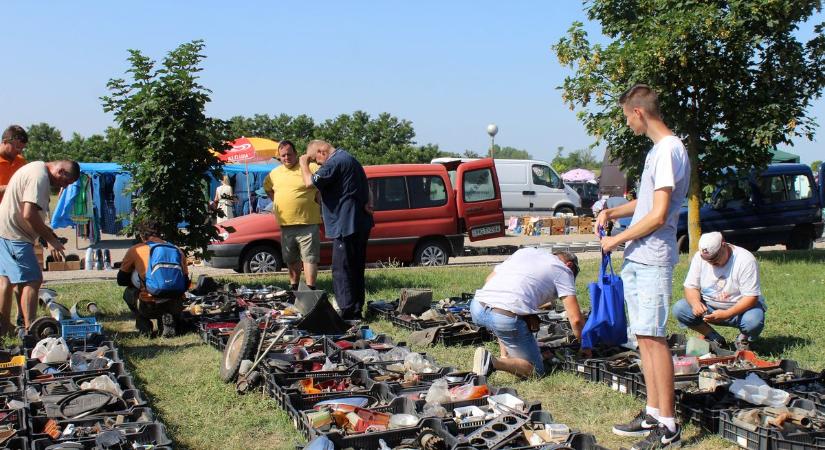 Veterán és motoros börze Polgárdiban, Fekete Sas-módra (képgalériával)
