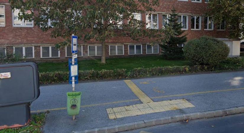 Daruzás miatt lezárják a buszmegállót