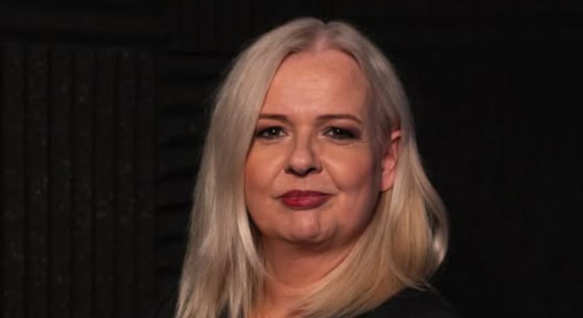 „A jó kurva anyját mindenkinek, aki a TISZÁ-ra szavazott” – ezt posztolta a Mi Hazánk közmédia-vezérigazgatójelöltje, majd állásajánlatot kapott a Vadhajtásoktól