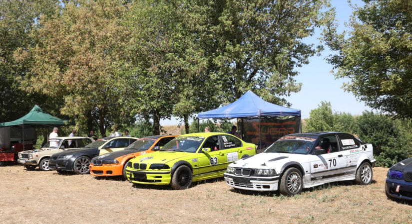 Benzingőz, gumifüst és jó szándék – összefogtak az autós találkozón (képgaléria)