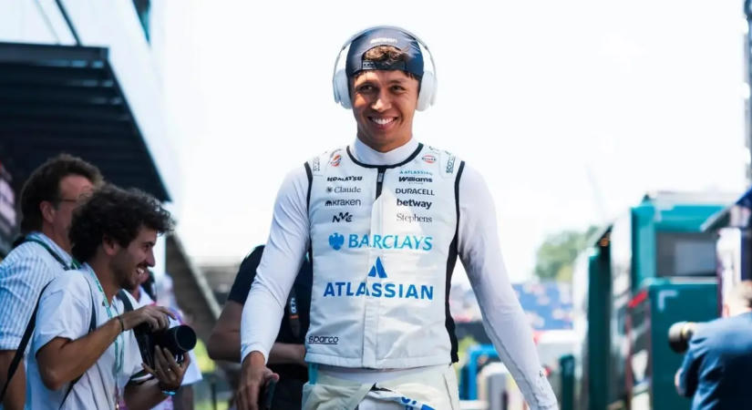 BRÉKING: Albon a Williamsnél folytatja 2027-ben
