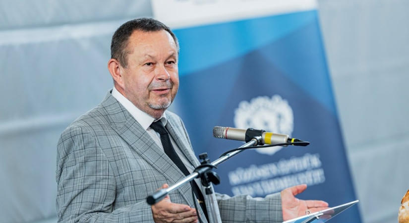 Majthényi szerint valóban elfelejtette a 2400 négyzetméteres telkét beírni a tavalyi vagyonnyilatkozatába