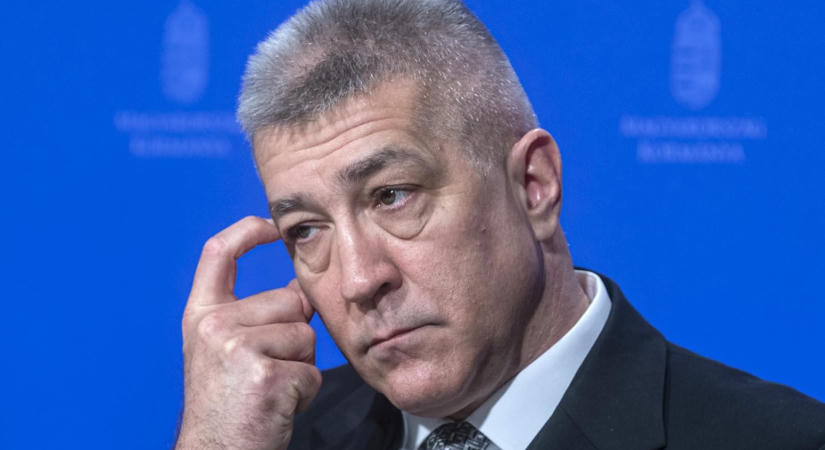 Profilt váltott és gyógyászati termékekben Hajdu János