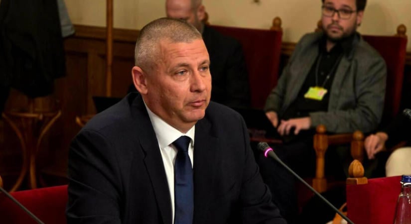 Ruszin-Szendi Romulusz hozzányúlt a minisztérium büdzséjéhez