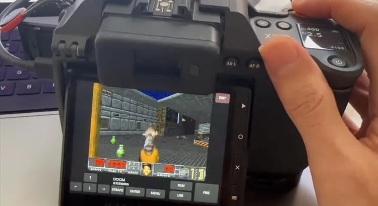 Ott is fut a Doom, ahol eddig nem: egy 3 millió forintos fényképezőgépen – videó