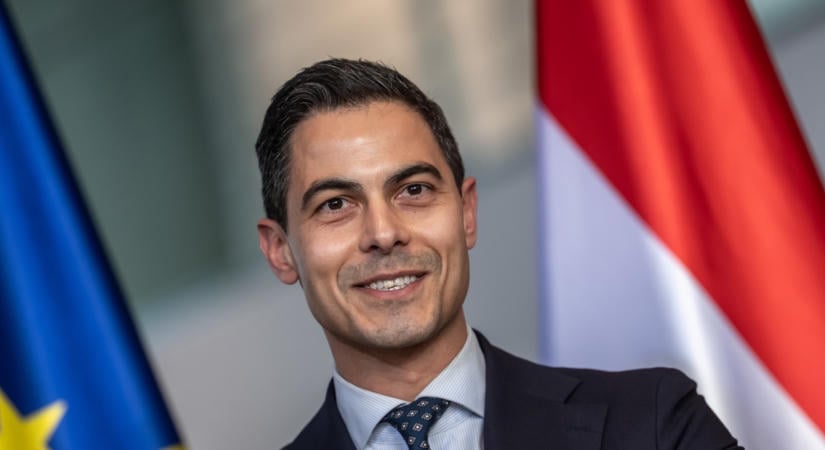 Babát vár Hollandia nyíltan meleg miniszterelnöke és a vőlegénye: béranya hozza világra a picit