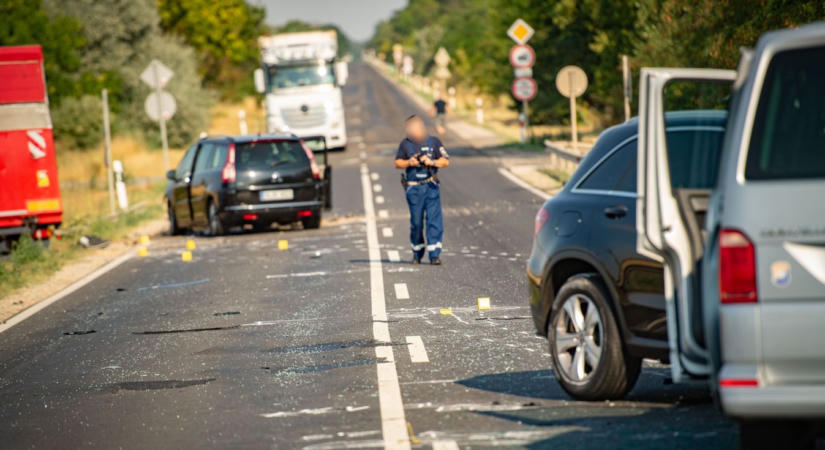 Két autó ütközött Balatonszabadinál, jelentős torlódás várható