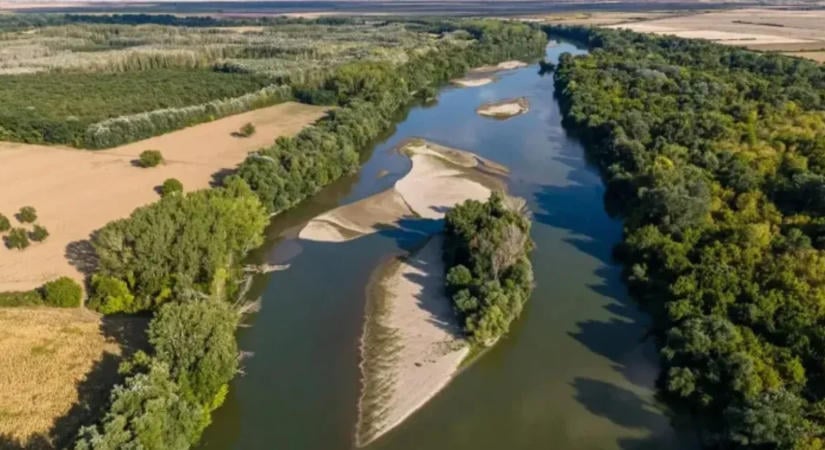Kiszáradt a Maros összes mellékfolyója Arad megyében, a folyó vízhozama a szokásos harmadára esett