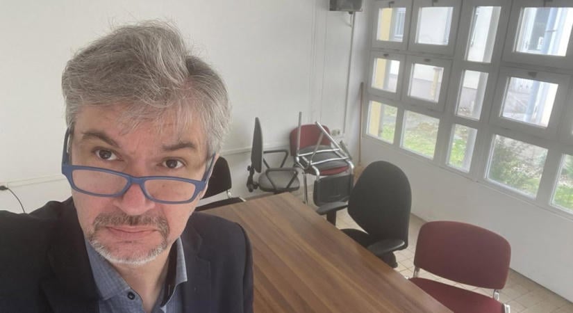 Hadházy Ákos a Tisza-kormányba is bele fog szállni, hiába kap emiatt fröcskölődő megjegyzéseket: aki szerint ezt a kormányt nem szabad kritizálni, az akaratlanul is egy rossz rendszert épít fel