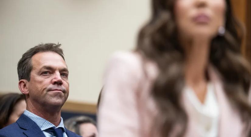 Botrányos fotók kerültek ki Krisi Noem kirúgott belbiztonsági miniszter férjéről