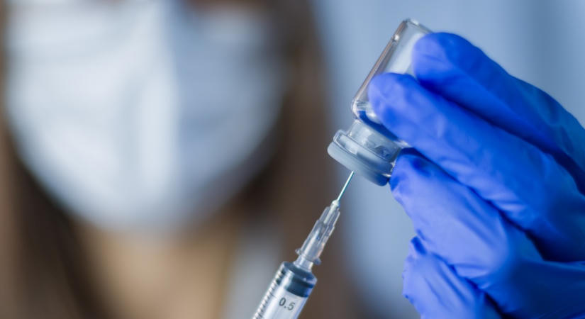 Kinek és mikor kell beoltatnia magát? Módosítottak a koronavírus elleni oltás ajánlásán