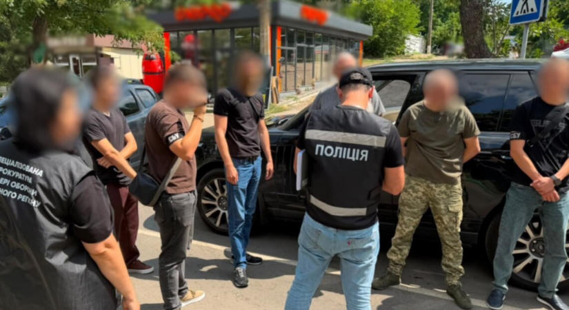 500 liter gázolajat kért kenőpénzként egy TCK-munkatárs Odessza megyében