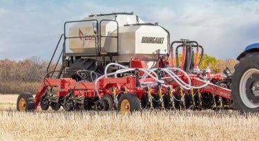 Bourgault vetőgépek érkeznek a CNH két márkájának színeiben