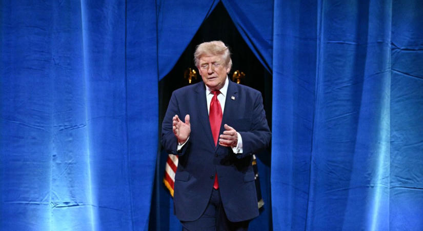 Az amerikai oktatási minisztérium kitett, majd törölt egy videót, amelyben Hitlerhez hasonlították Trumpot