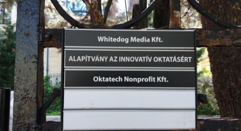 Mészáros Lőrinc Andrássy úti villáján lecserélhetik a névtáblát