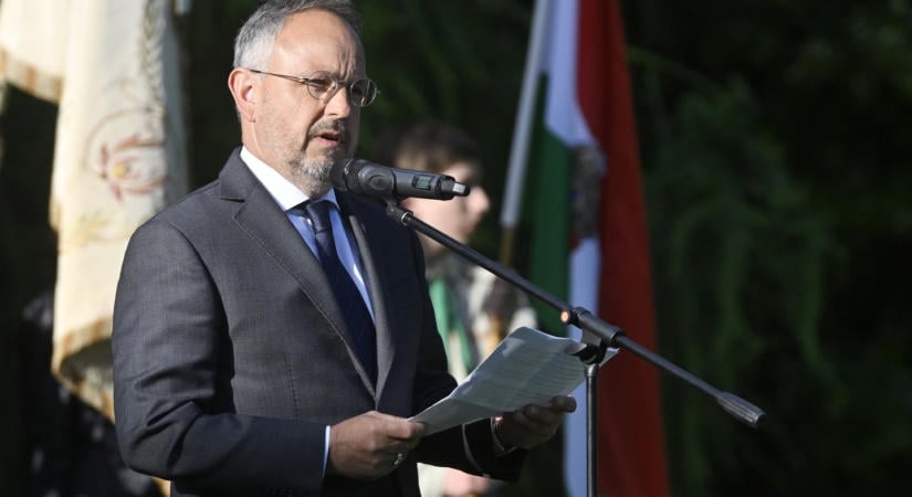 Búcsúzóul 32 millió forintot kapott Bús Balázs