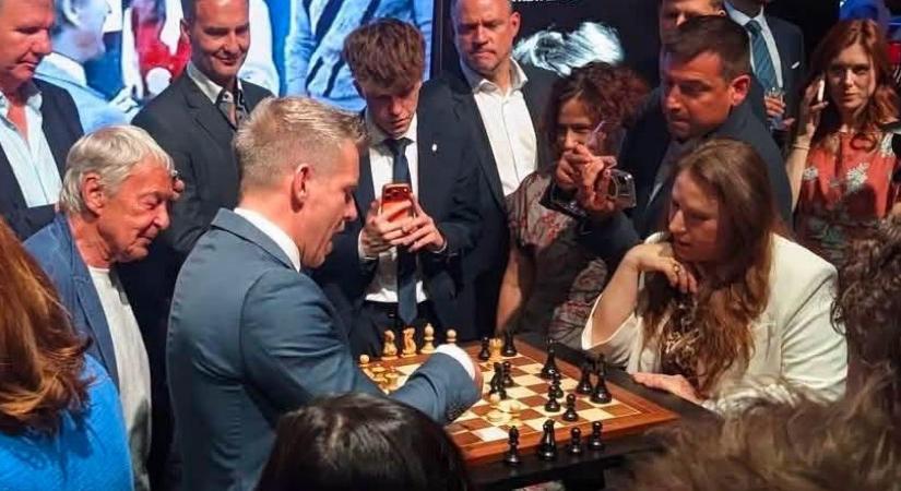 Magyar Péter: nem társadalmi konzultációról beszéltünk, hanem azt kértük, küldjenek ajánlásokat