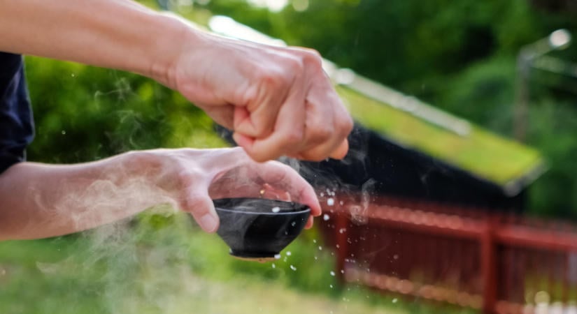 Egyre többen választják a só helyettesítőjeként: sokkal egészségesebb és nem is drágább