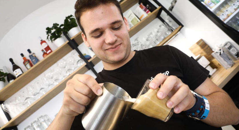 Megváltozik a kávézás? Egy győri kávézó szerint ez vár ránk