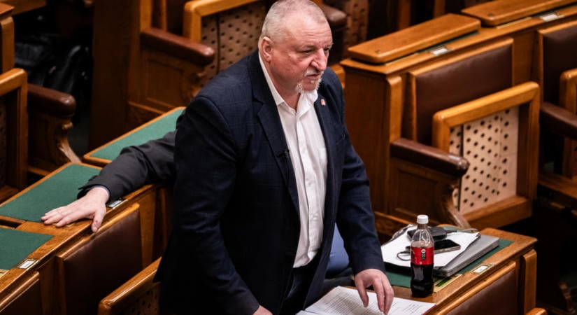 A szocialisták döntöttek, Komjáthi Imre marad a párt élén