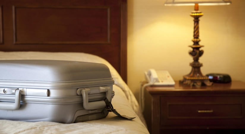 Ha jót akarsz magadnak, ezért ne kapcsold fel egyből a villanyt a hotelszobában