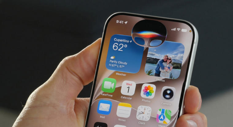 Fizetne a hírportáloknak az Apple, hogy jobb legyen a Siri AI