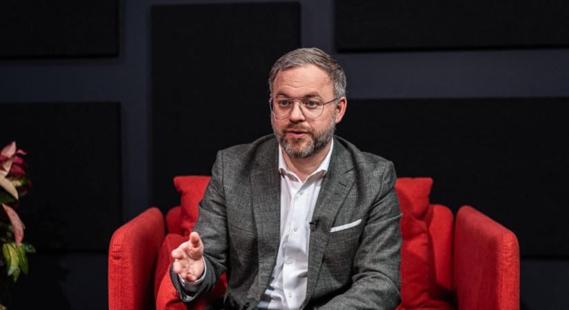 Sorra mondanak le a fideszes politikusok a parlamenti mandátumaikról, itt a következő ismert név