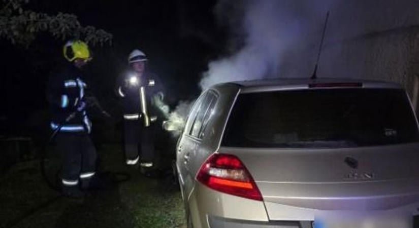 Kigyulladt autó és bedrogozott sofőr is adott feladatot a hatóságoknak