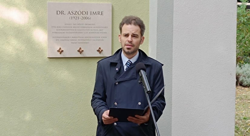 Emléktáblát avattak Chiovini Ferenc vejének, az 56 után meghurcolt író-költőnek – galéria