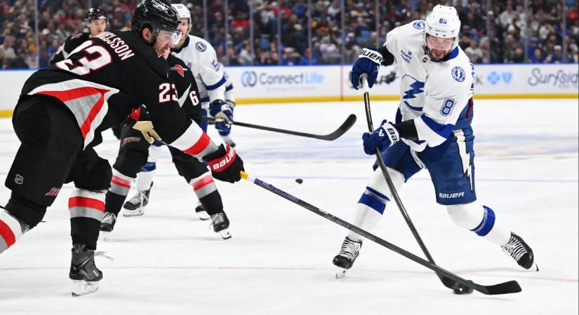 NHL: Kucserov 400. gólja ellenére is kikapott a Tampa a Sabrestől