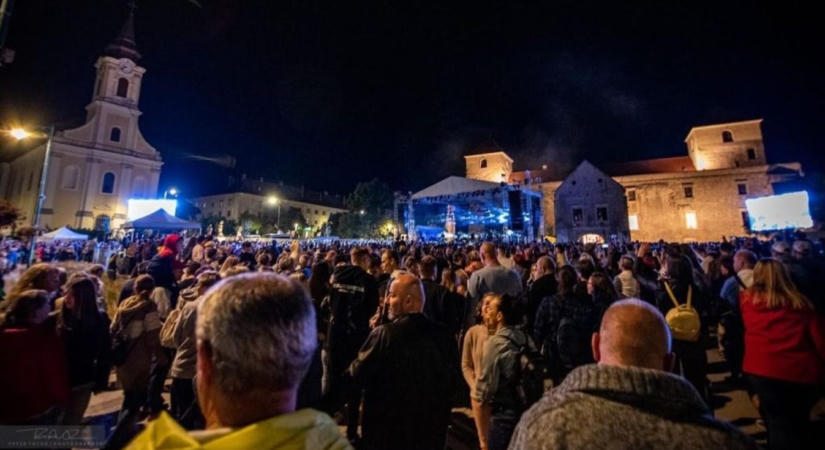 Több útszakaszt is lezárnak a Várpalotai Napok miatt