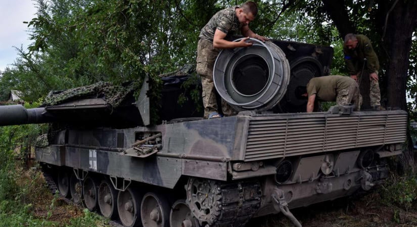 Az ukrán háború már szinte csak a drónokról szól, a tankok nagy részét kispadra ültették