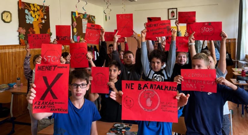 Borsodi diákok mutatnak piros lapot a bántalmazásnak